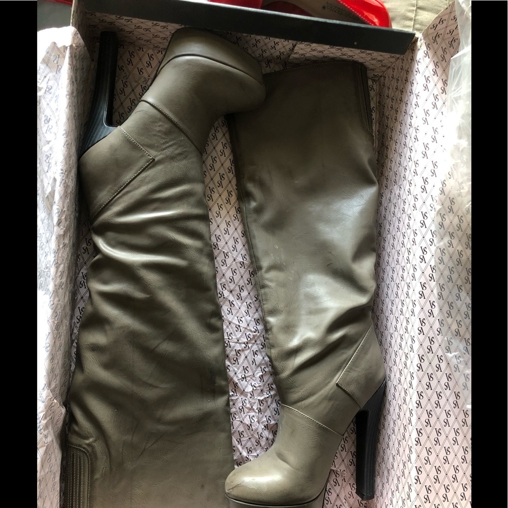 Victoria’s Secret knee high boots